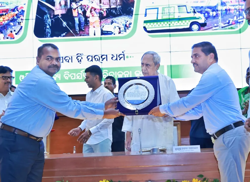  Odisha: CM presents Suraj Award, felicitates Bahanaga train tragedy heroes