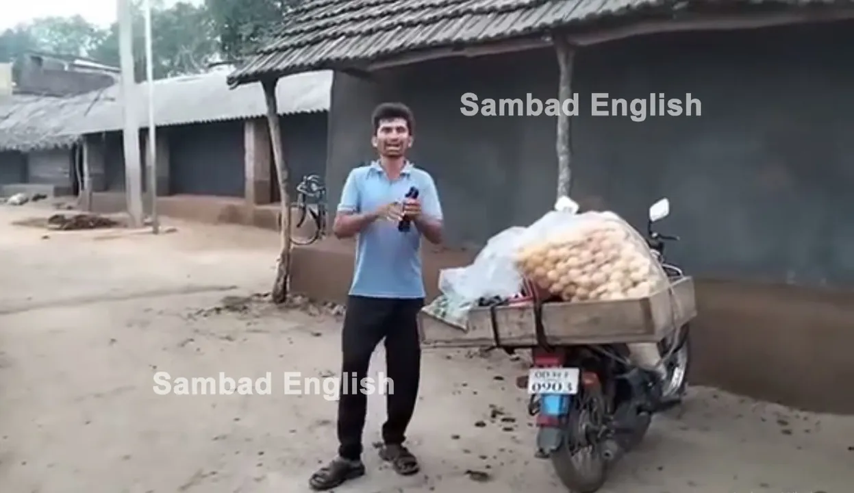  (Watch) Odisha: Gupchup vendor makes use of traditional folk music Daskathia; video viral