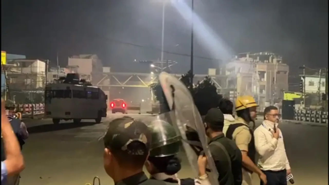  Mobs loot huge cache of arms, ammunition from Manipur Police posts, one cop killed