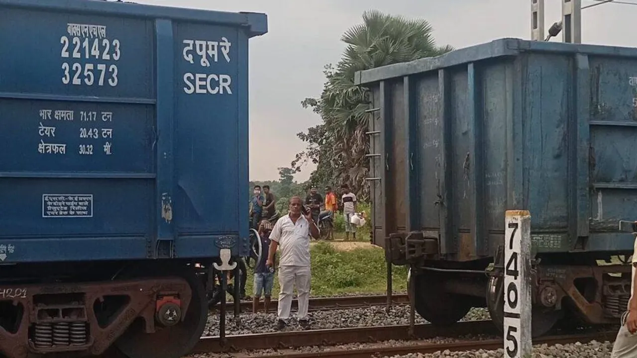  8 wagons of goods train decouple in Odisha’s Bolangir