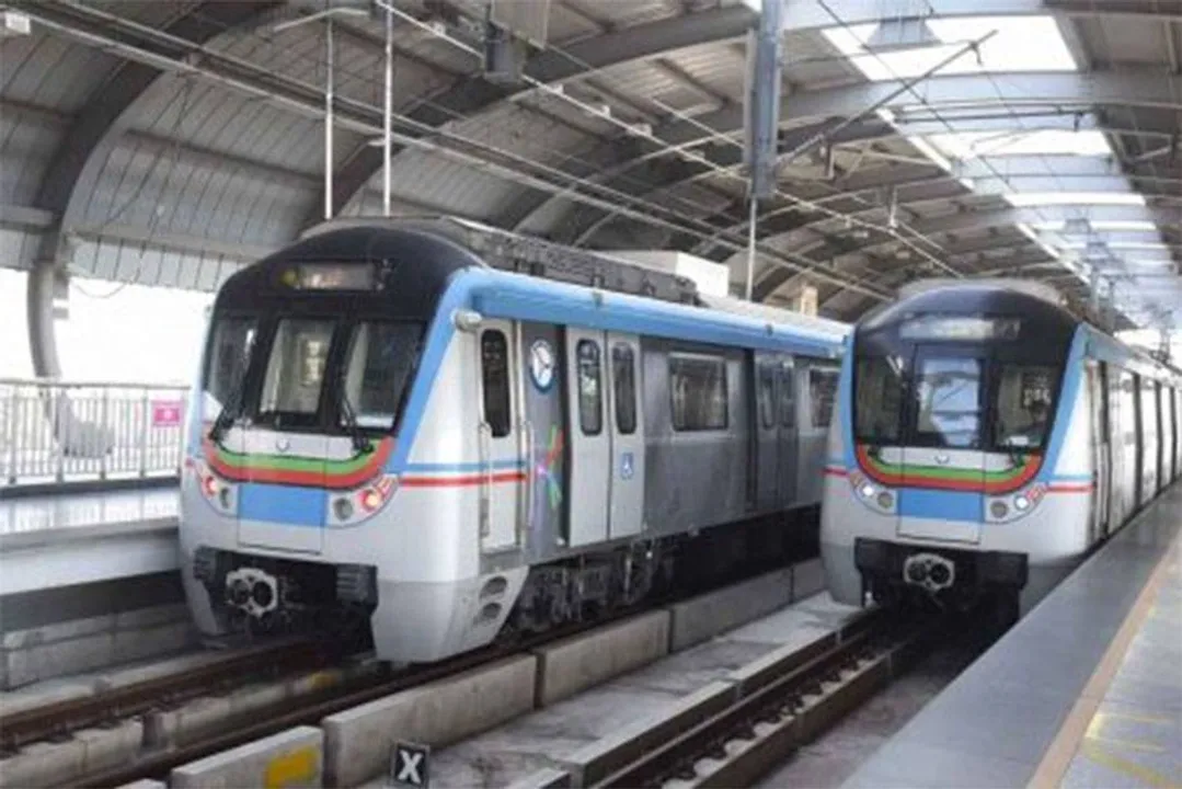  Man jumps in front of Delhi Metro, dies