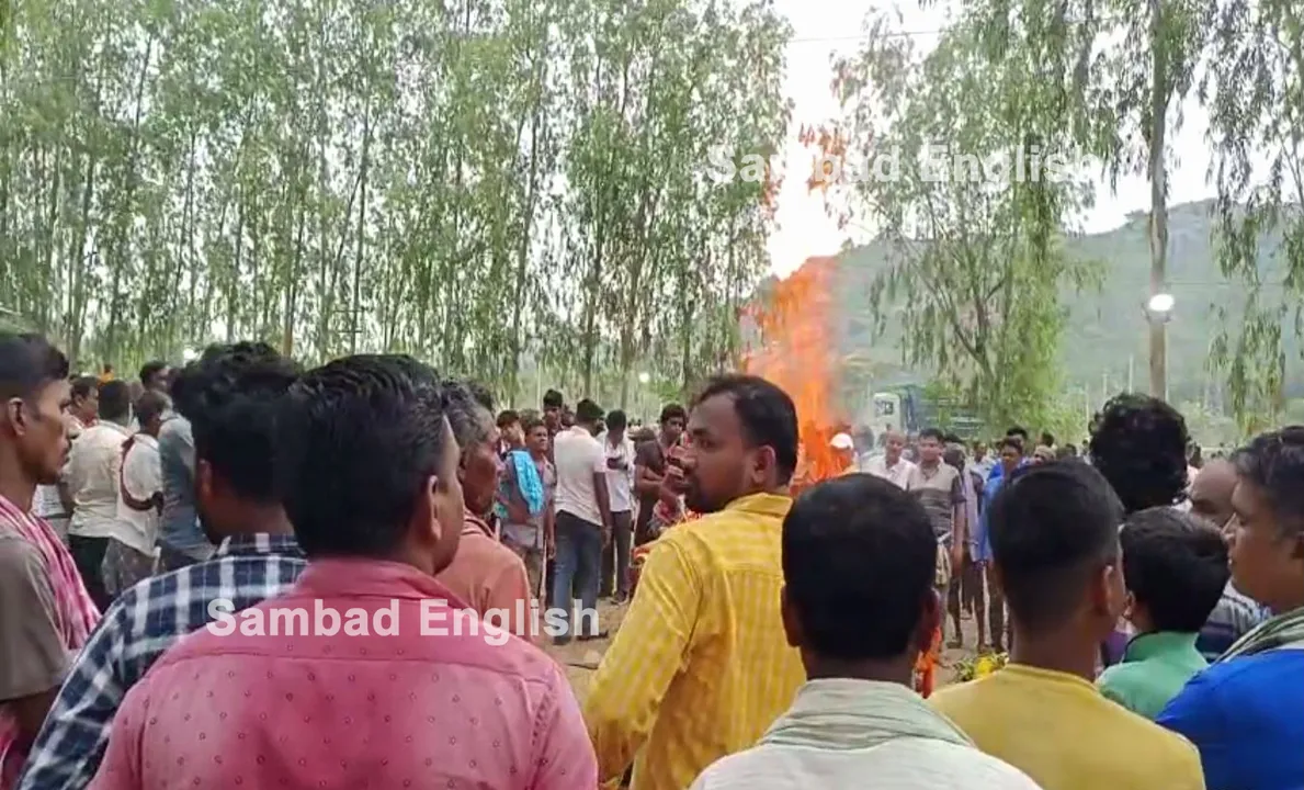  Former Speaker of Odisha Assembly Surjya Narayan Patro cremated with full state honours