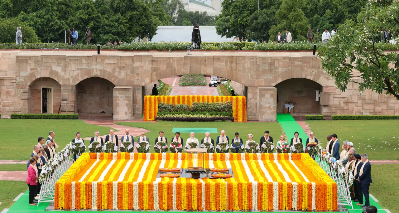  World leaders pay tribute to Mahatma Gandhi at Rajghat