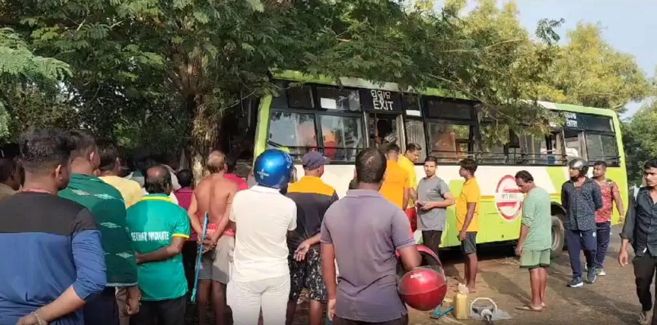  Mo Bus-car collision on Puri-Konark Marine Drive kills one, injures five