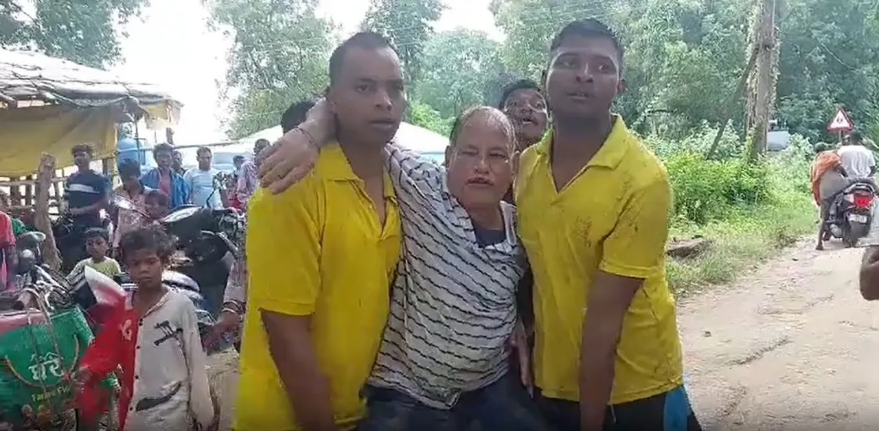  Elderly man falls into Mahanadi river while taking selfie in Odisha's Sambalpur, rescued