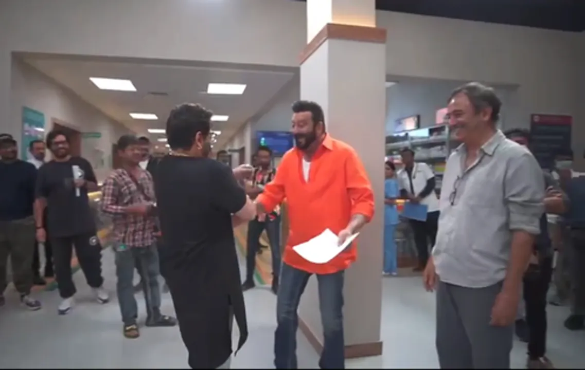  Is ‘Munnabhai 3’ in the making? Sanjay Dutt, Arshad Warsi in viral video sparks speculations