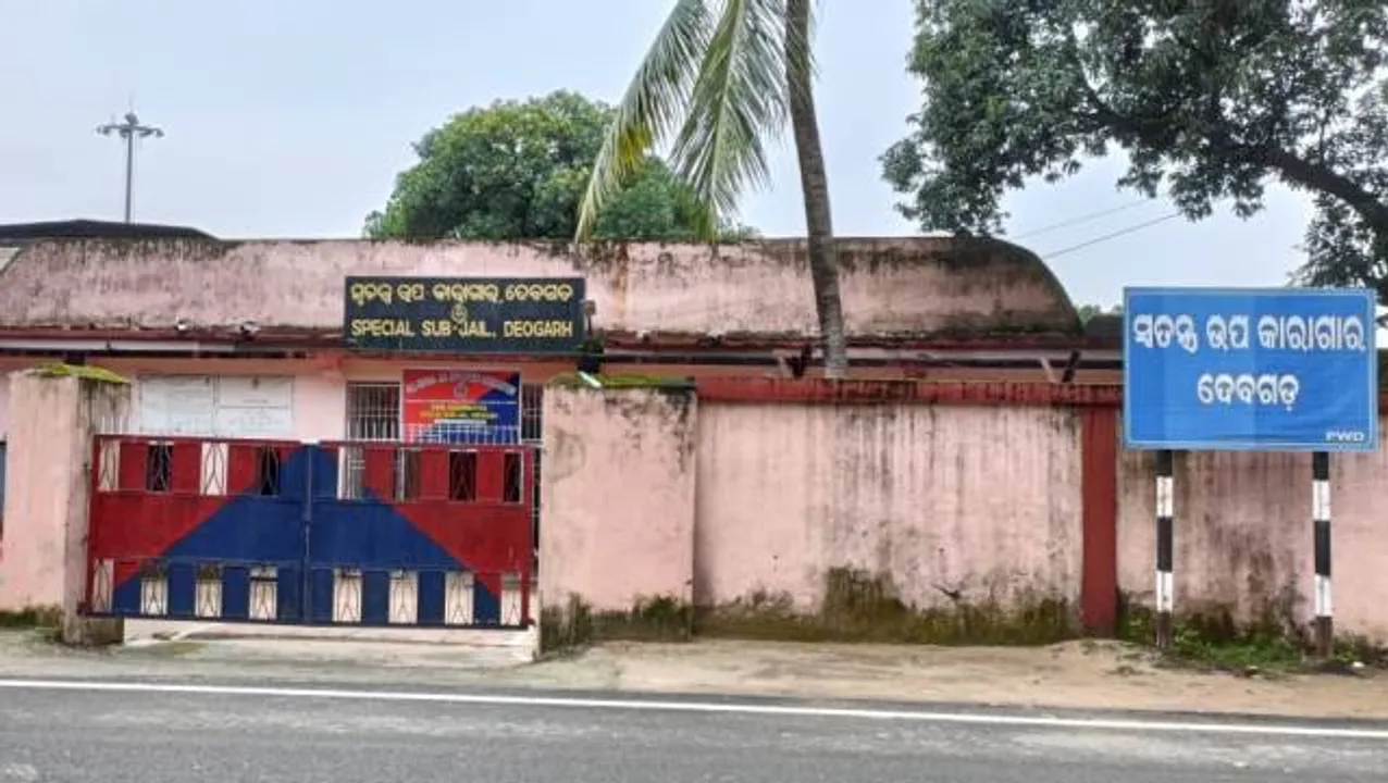  Man accused of kidnapping minor girl escapes from police custody near jail in Odisha