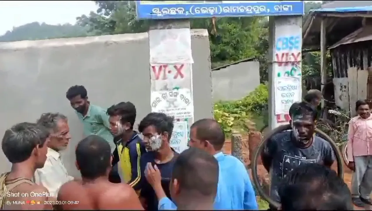  [Watch] Three Odisha youth tied to electric pole, smeared with ink for eve-teasing
