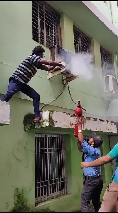  [Watch] Fire breaks out at Fakir Mohan MCH in Odisha