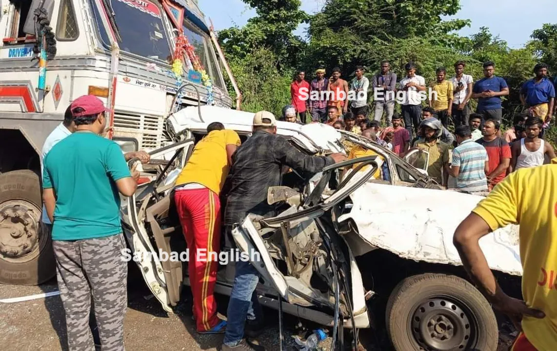  2 of family dead, 3 others injured in freak road mishap in Odisha’s Mayurbhanj