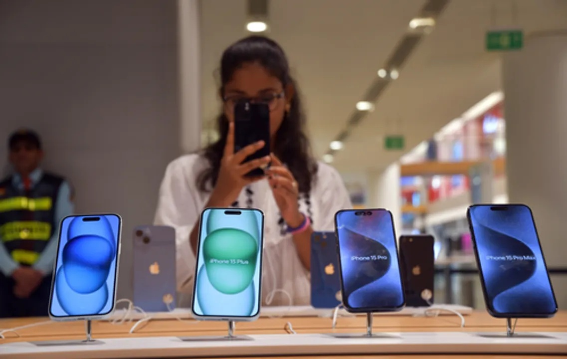  Apple releases new iOS 17 update to fix iPhone 15 Pro overheating issue