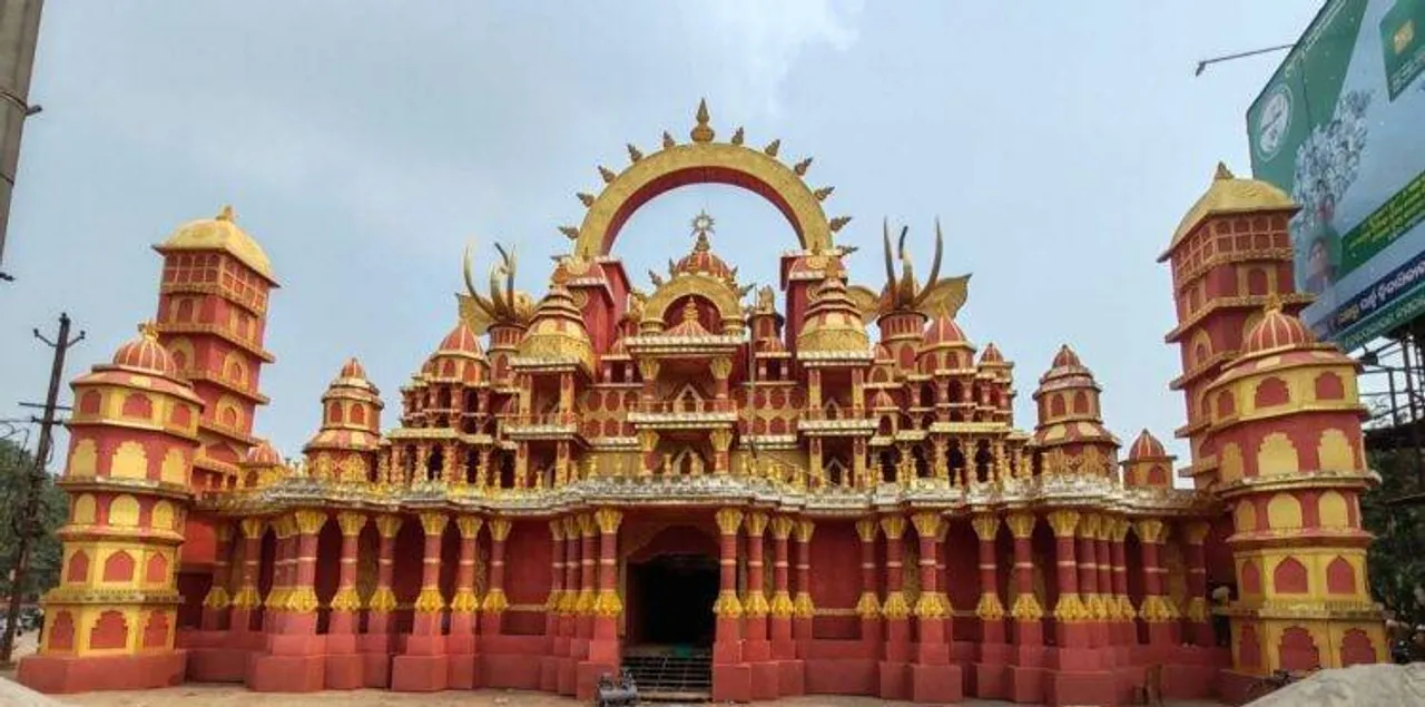  Miscreants snatch gold chains from 4 women at Puja pandal in Odisha capital