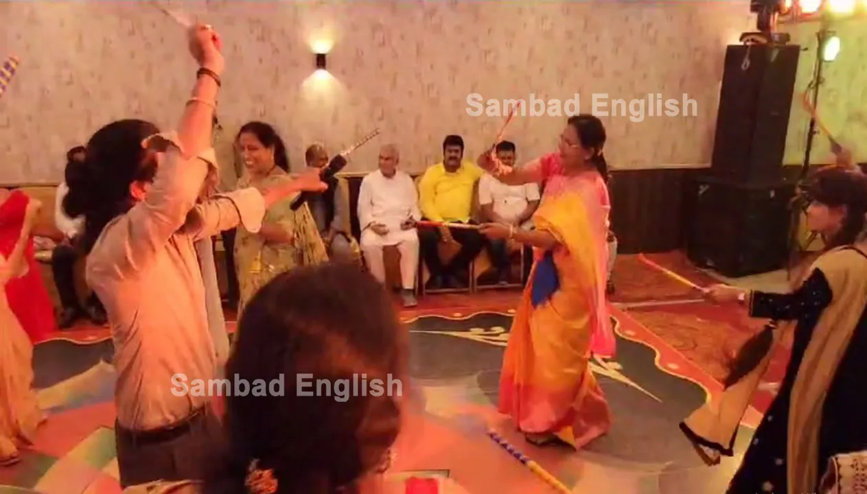  BeMC Mayor dances to the tune of ‘Hey Naveen Babu, Ame Tama Fan’; video goes viral