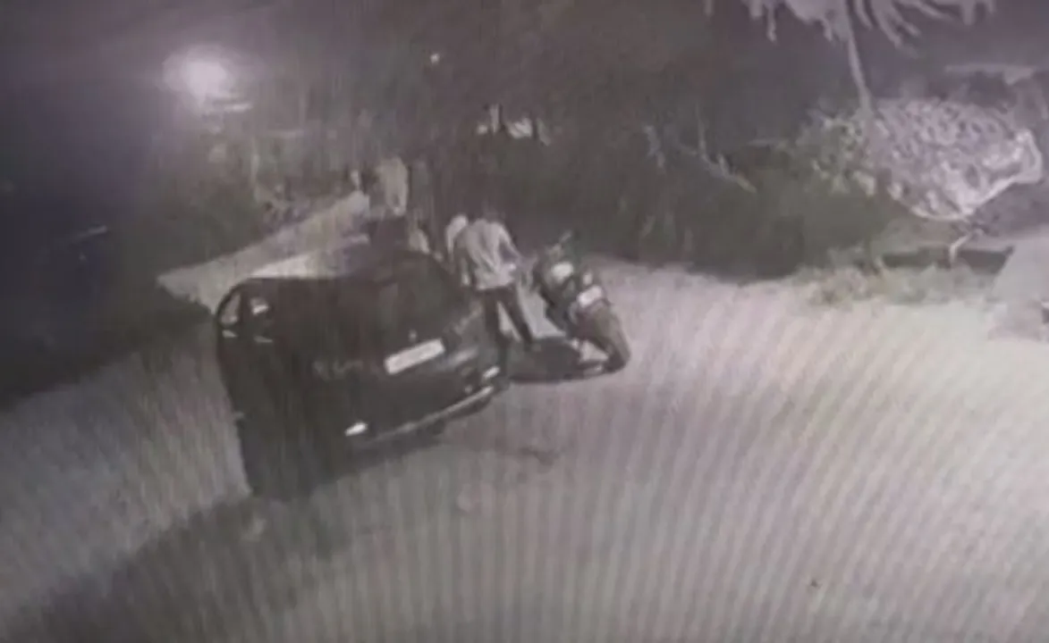  (Watch) Software engineer thrashed over trivial issue in Odisha capital; incident captured on CCTV