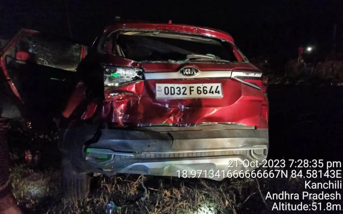  Odisha: Gajapati ADM injured as truck rams car in Andhra