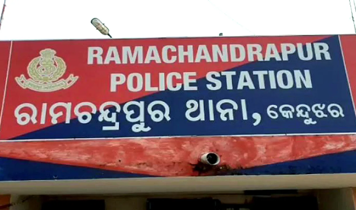  Youth loots pension money being disbursed in panchayat office in Odisha’s Keonjhar