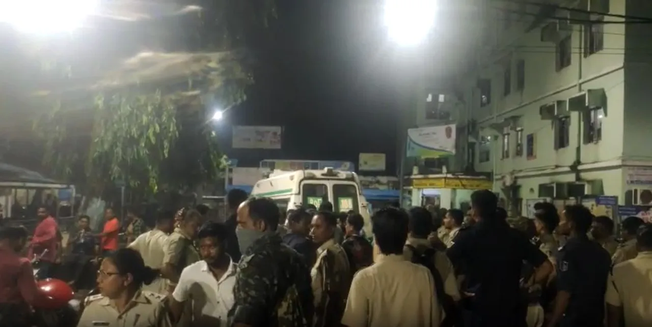  Group clash erupts on Bhadrak Hospital premises; man sustains critical injuries