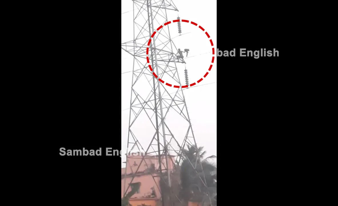  Youth climbs atop 132 KV overhead transmission tower in Odisha’s Kendrapara, dies