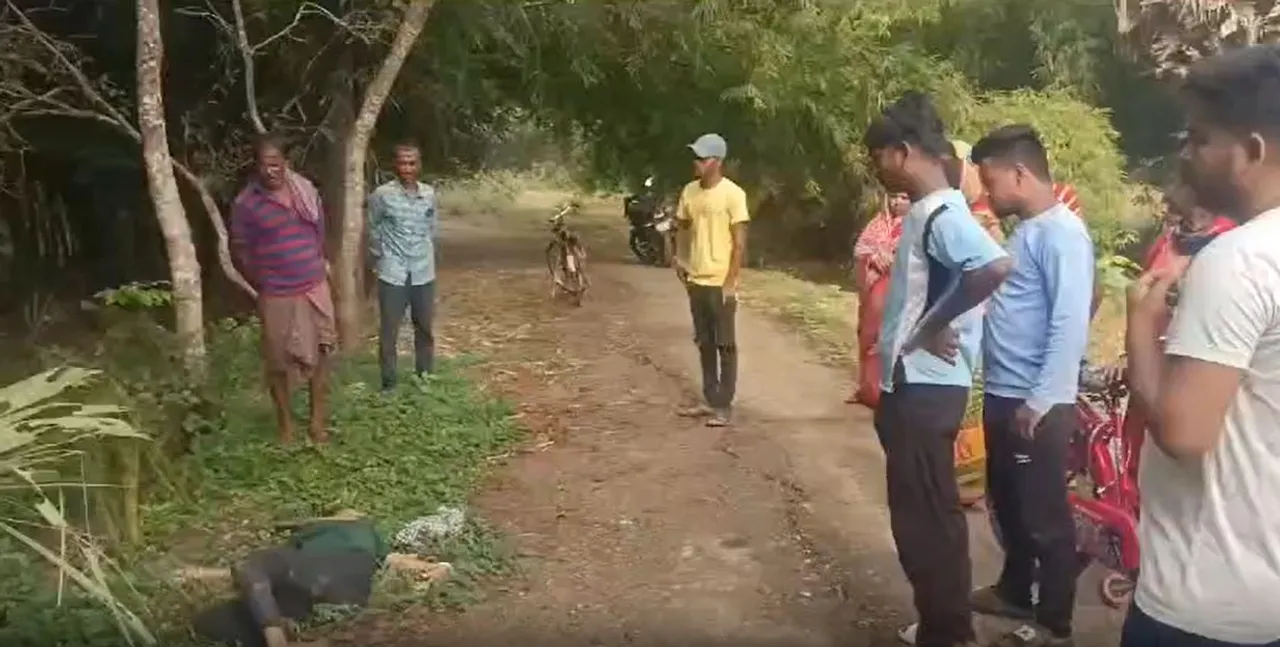  Pregnant woman found dead on roadside in Odisha's Bhadrak; Kin allege murder by in-laws