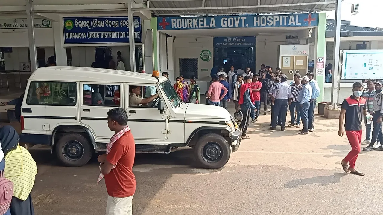  Miscreants shoot at pick-up van driver in Odisha's Sundargarh