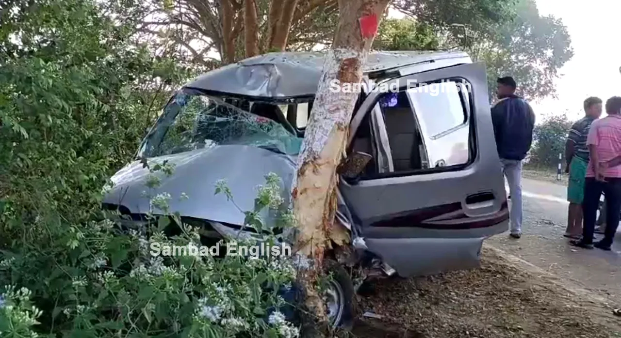  2 of marriage party dead, 1 more critically injured after car hits tree in Odisha’s Cuttack