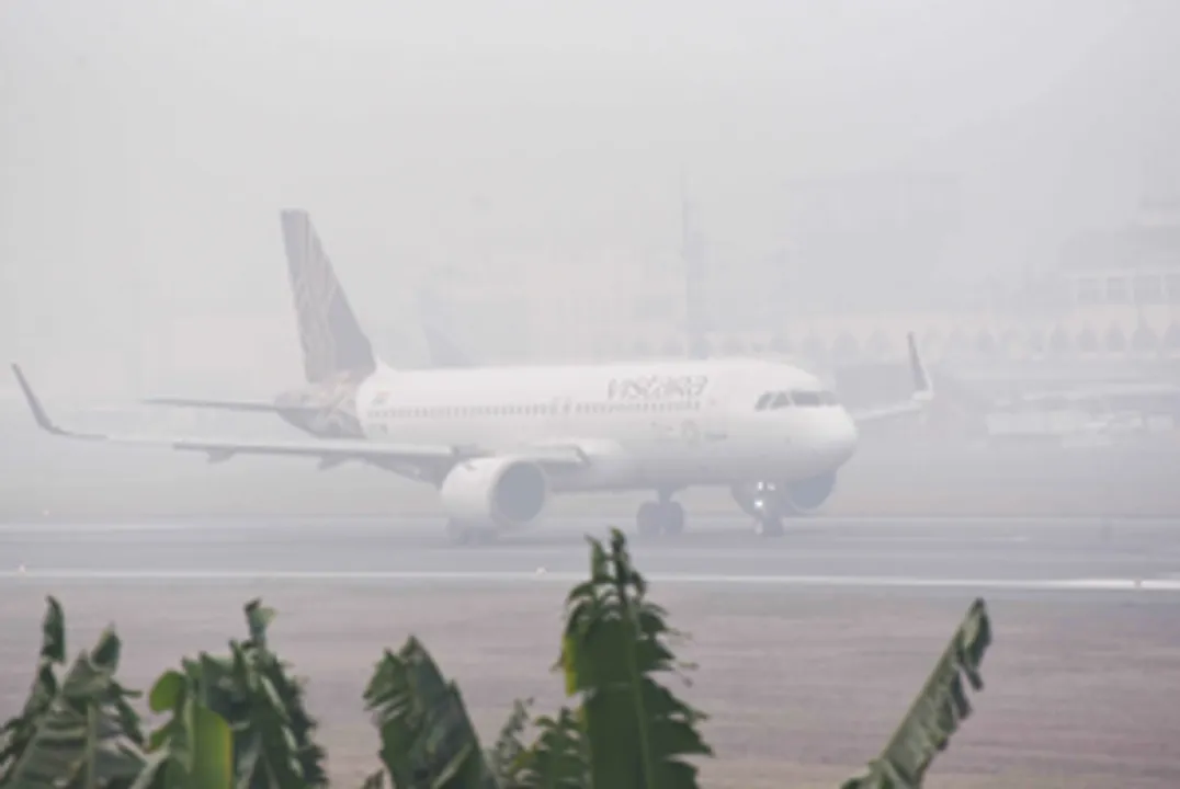  Over 100 flights affected as fog continues to blanket Delhi-NCR