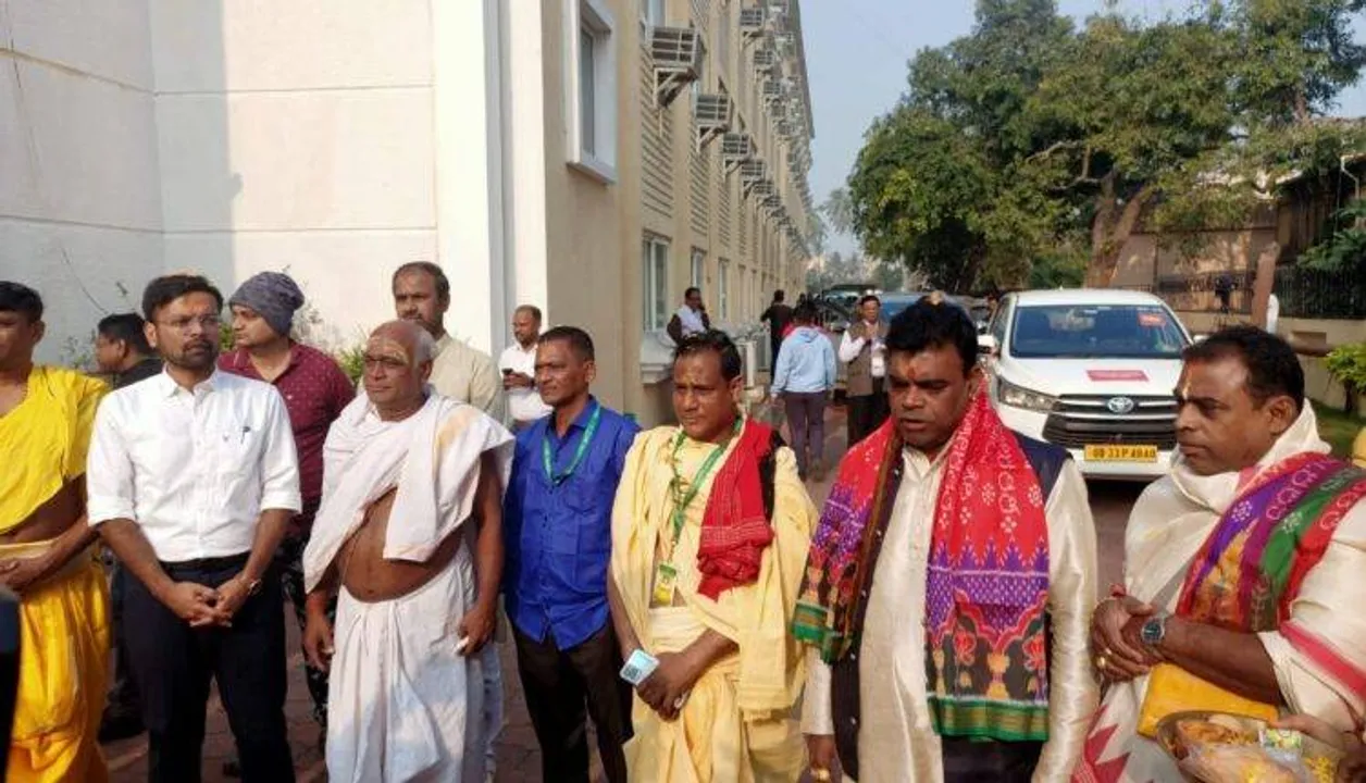  Puri Srimandir Parikrama Project: Distribution of invitation card begins