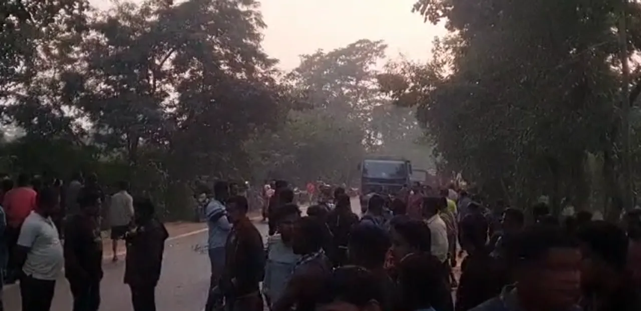  2 killed as truck hits Bullet motorcycle on NH-55 in Odisha’s Sambalpur