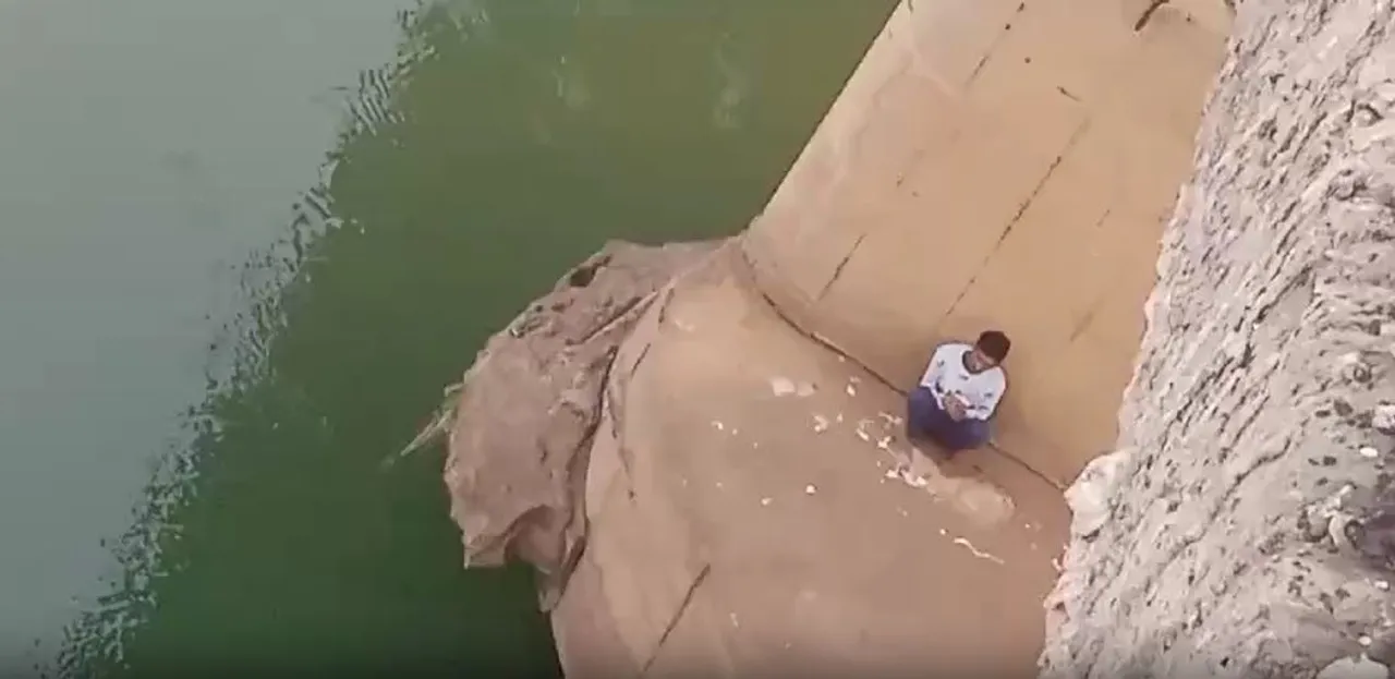  Bhubaneswar man trying to jump into Mahanadi river for suicide rescued
