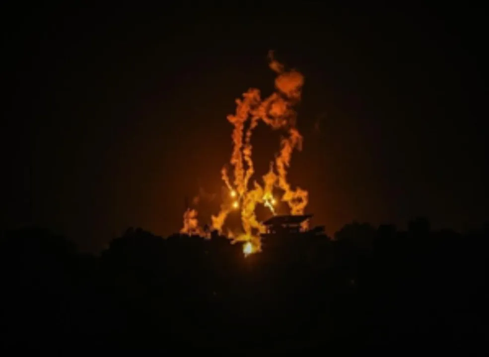  Heavy fighting continues in Gaza, Israel says Hamas command centres hit