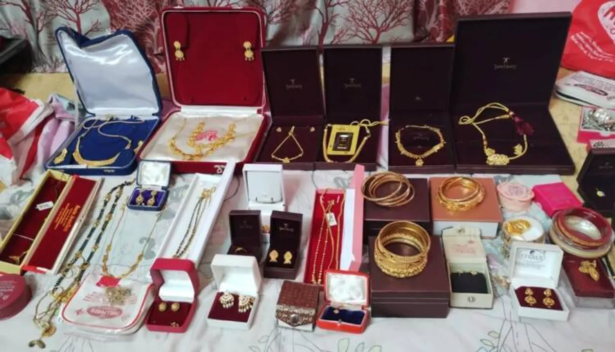  Odisha Vigilance raid on Chief Civil Supplies Officer: Assets worth crores including 500 gm gold traced