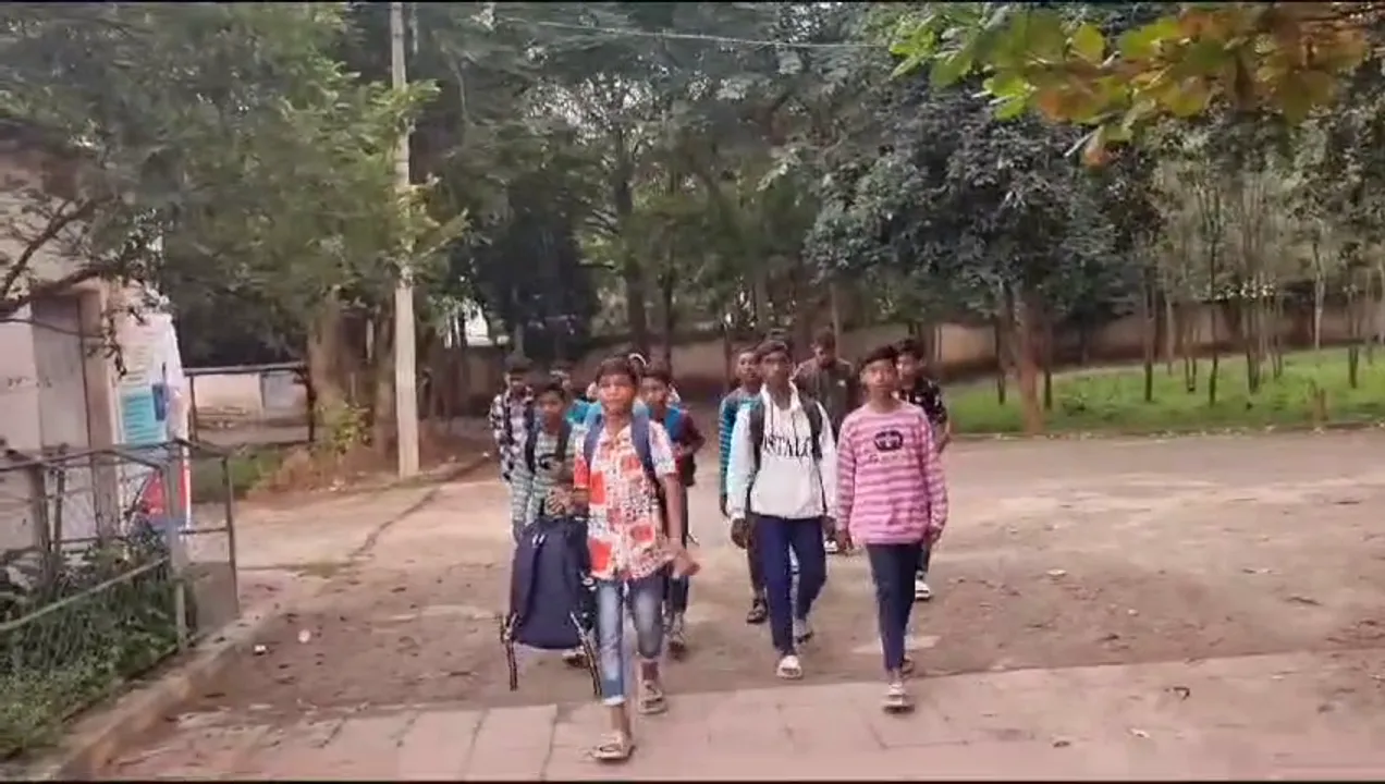  Odisha: Students walk 25 km to lodge grievances before collector in Rayagada