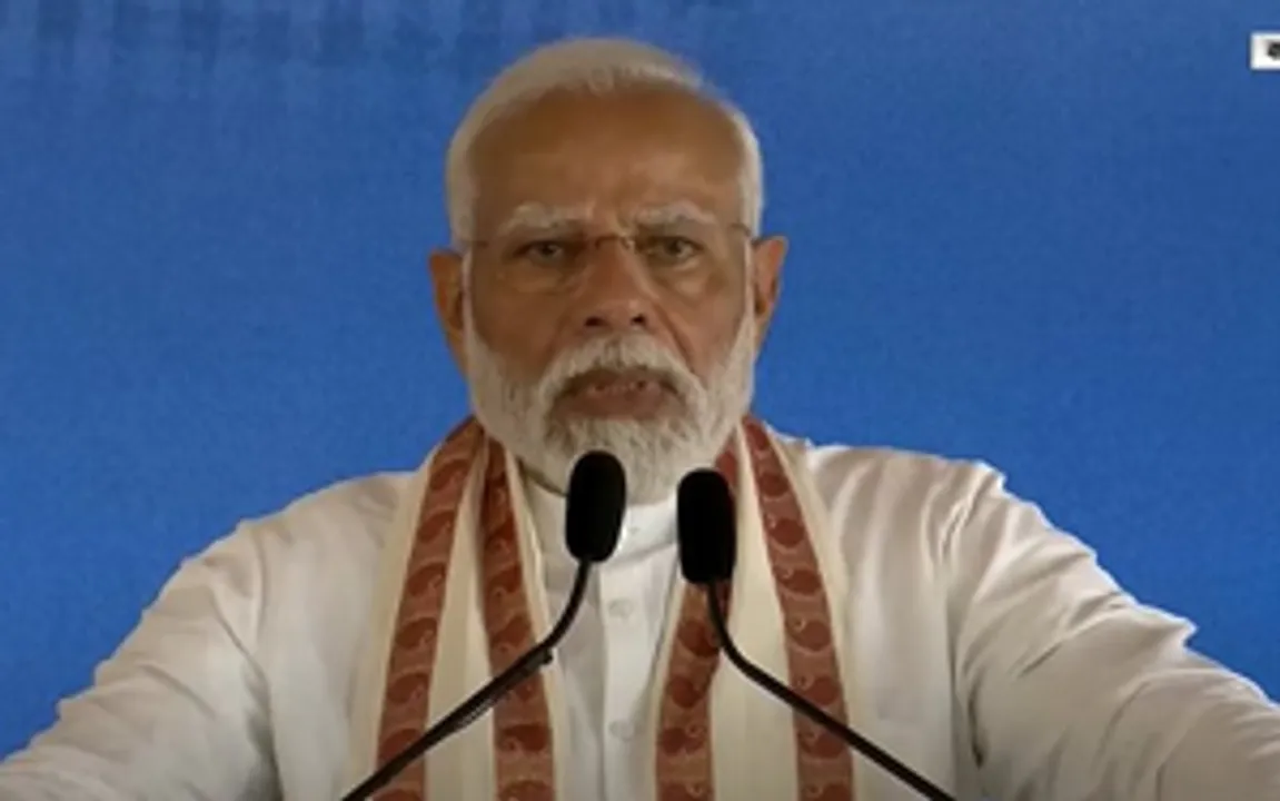  PM Modi inaugurates Rs 4,000 cr-worth projects in Kerala, dispels CM Vijayan's concerns
