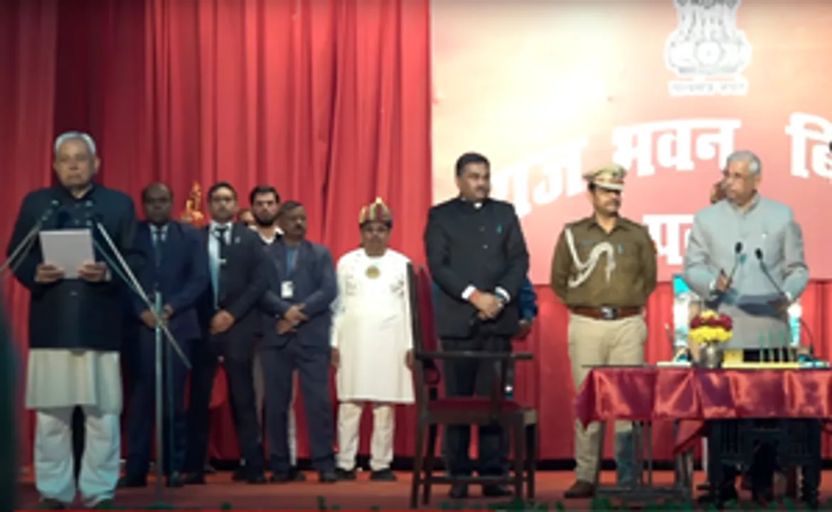  Nitish Kumar takes oath as Bihar CM for 9th time