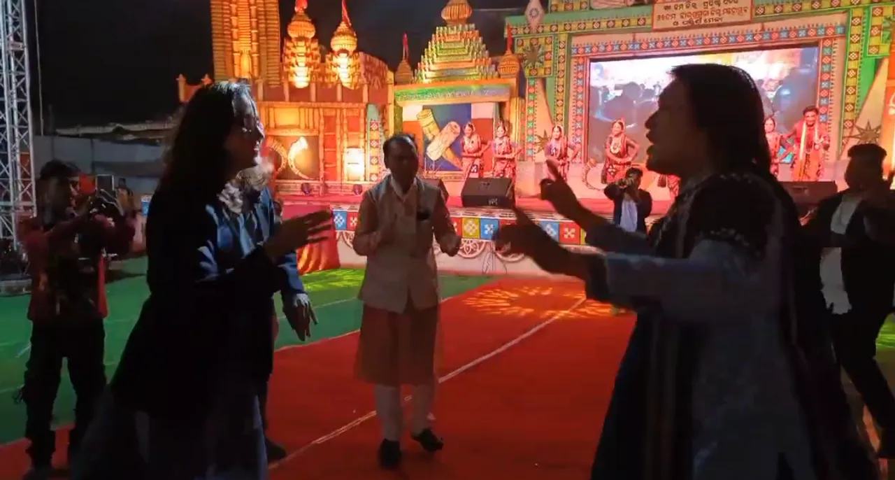  (Watch) Odisha Collector shakes a leg with noted dancer Saswat Joshi