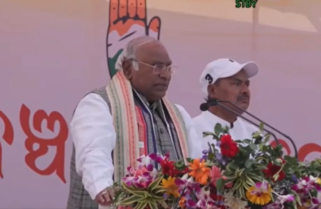  BJP-BJD had love marriage; taken vows to ruin Odisha: Kharge