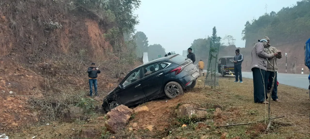  Odia film actor Abhishek Giri among three injured in car accident in Odisha's Kandhamal