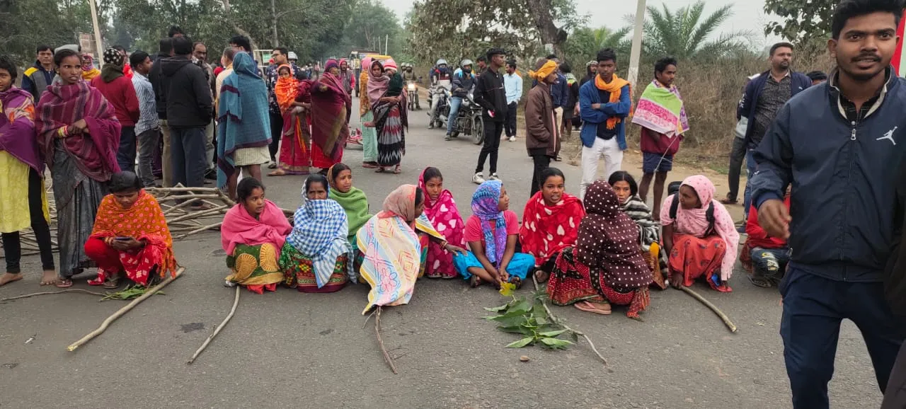  2 minor girls critical as car hits bicycle in Odisha's Sundargarh