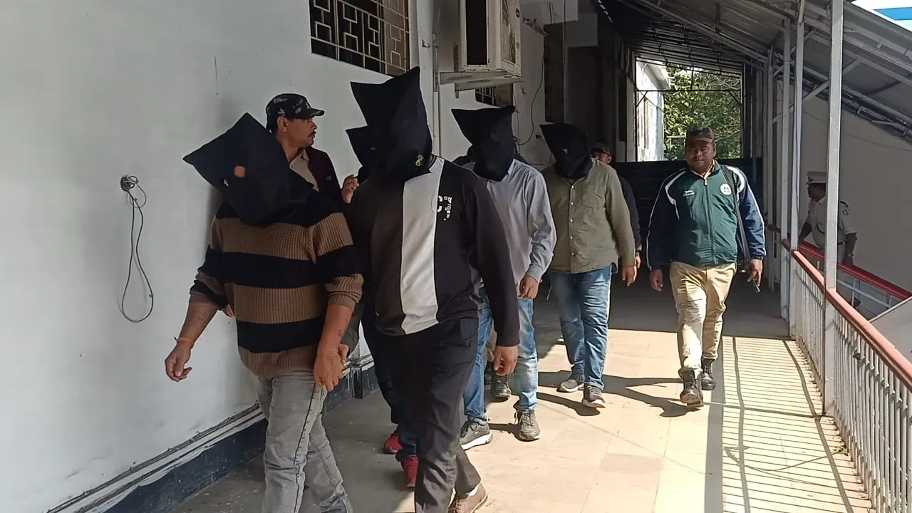  Rourkela: Cyber crime gang duping people with fake stock market app busted; 6 held