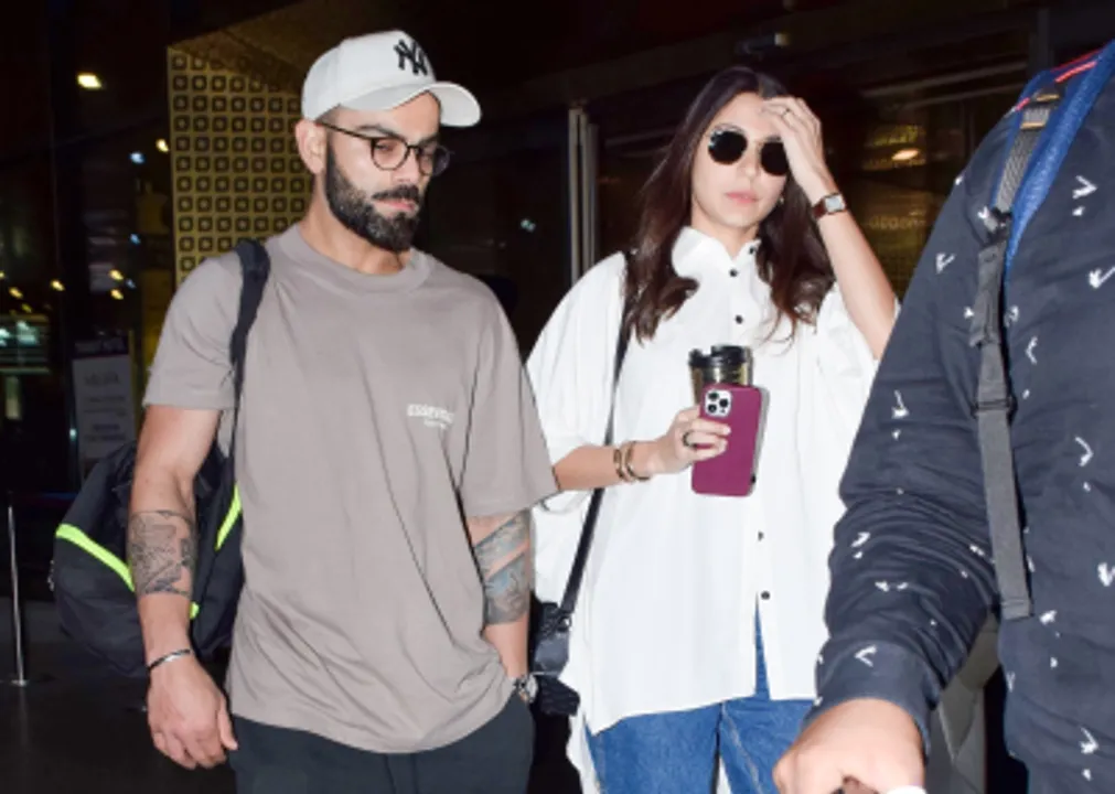  Kohli-Anushka expecting their second child, AB de Villiers reveals triggering social media speculation