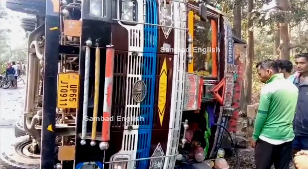  2 dead after container truck collides head-on with motorcycle in Odisha’s Kalahandi