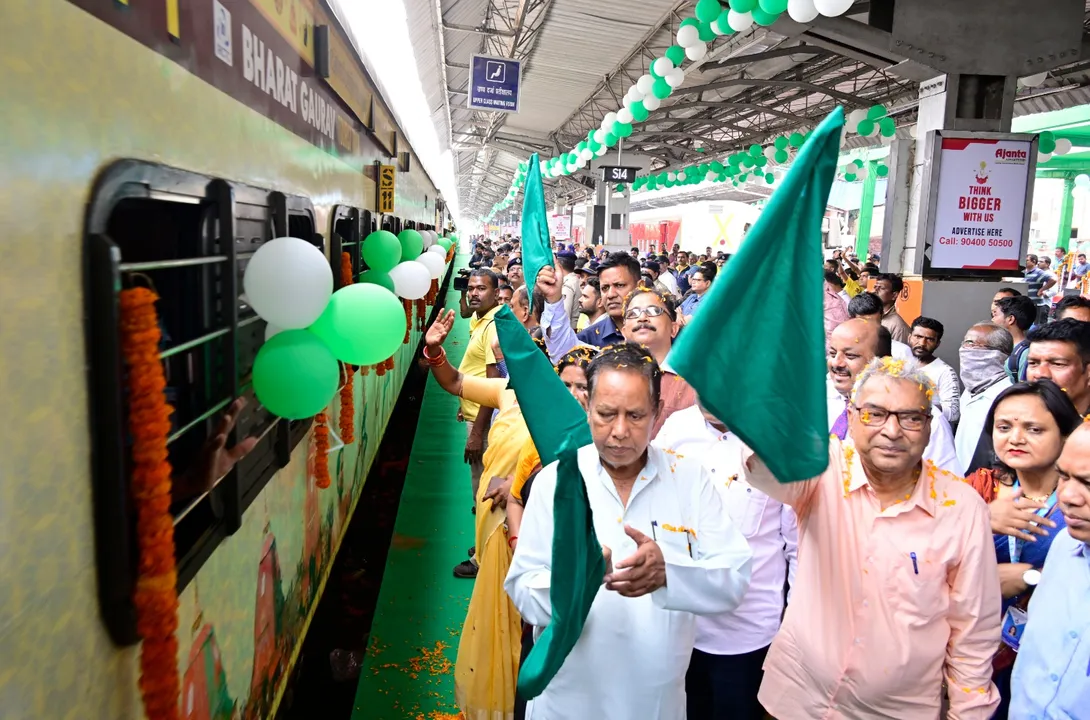  Chief Minister flags off Baristha Nagarika Tirtha Yatra train in Odisha Capital