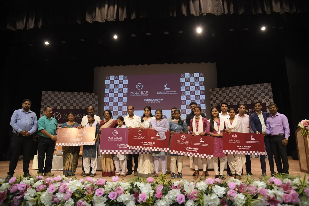  Malabar Gold and Diamonds distributes scholarships to RD Women's varsity students 