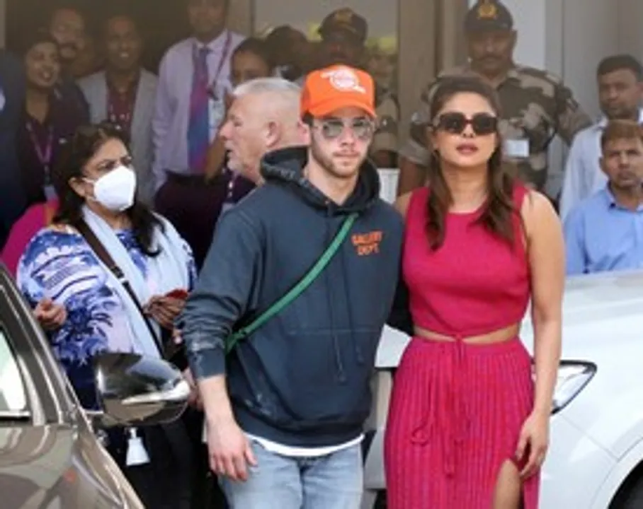  Priyanka Chopra, Nick Jonas forced to move out of $20M mansion over health concerns