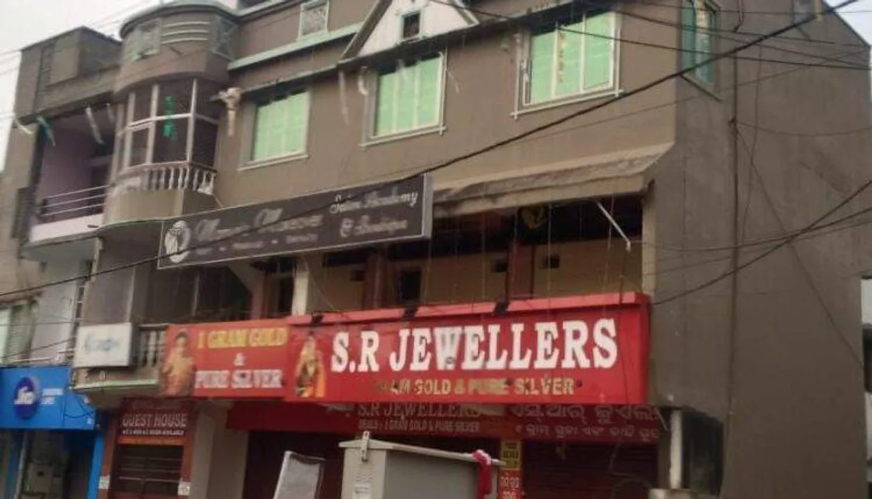 Armed robbery at Jewellery store in Odisha’s Puri; 2 injured