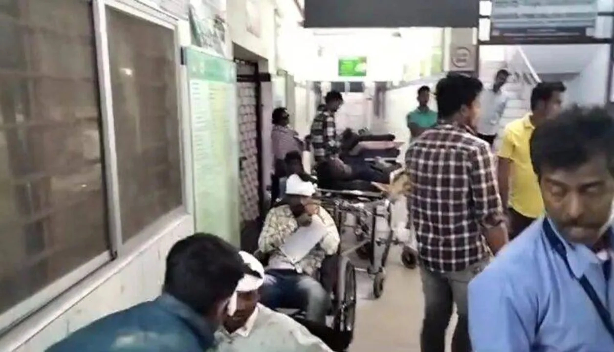  Three killed, 15 injured as vehicle carrying baraatis overturns in Odisha's Sundargarh