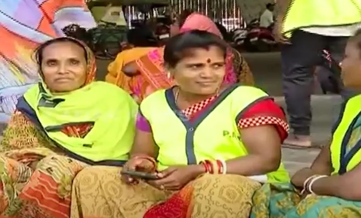  Bhubaneswar: BMC sanitary workers withdraw cease-work strike