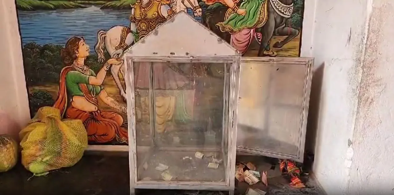 Miscreants loot money from donation box of Baladevjew Temple in Odisha's Keonjhar