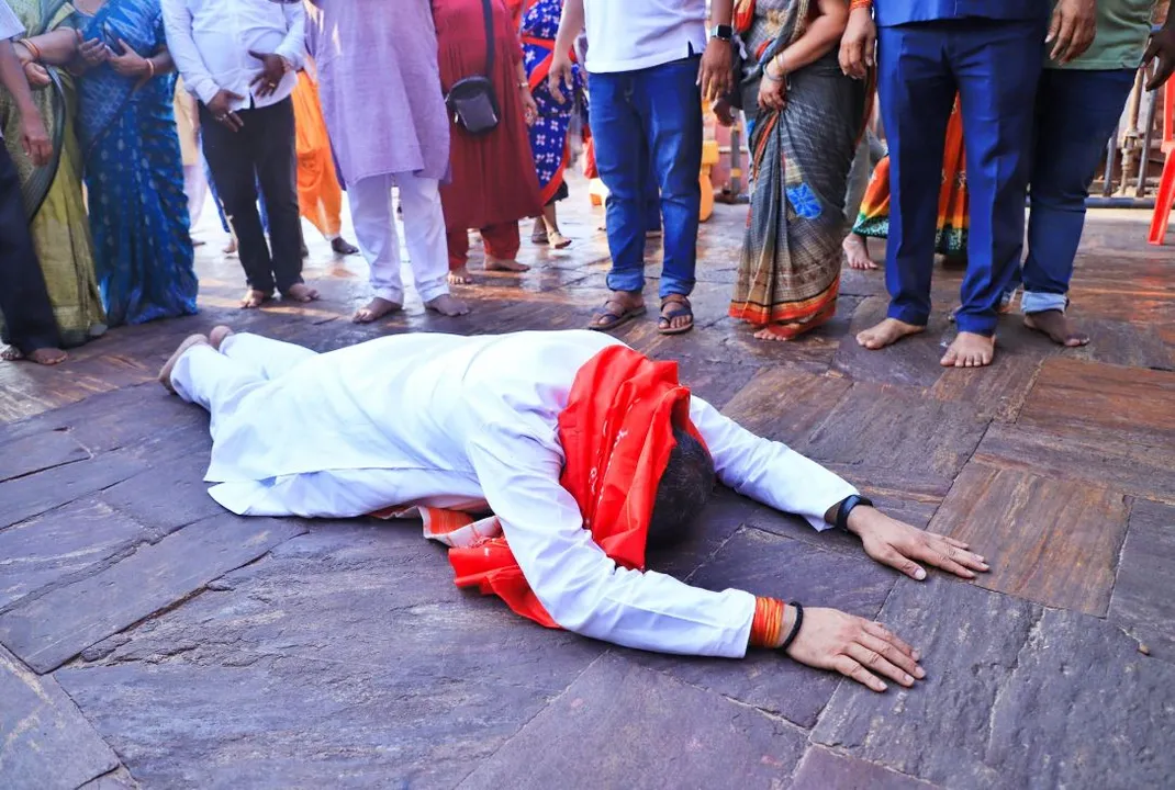  BJP's MP candidates Dharmendra Pradhan, Sambit Patra visit Puri Jagannath Temple