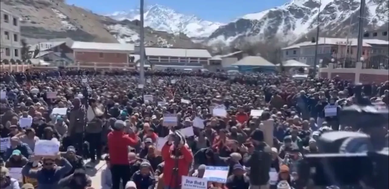  Ladakh agitation intensifies as protesters threaten march to border with China